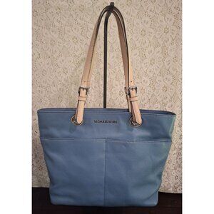 EUC Michael Kors Light Blue Leather Medium Top Zip Pocket Tote